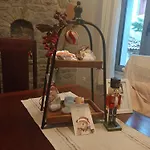 Number 5 House *