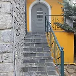 Number 5 House Vitina