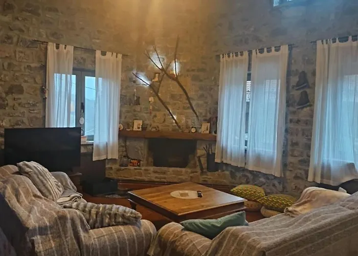Number 5 House Βυτίνα