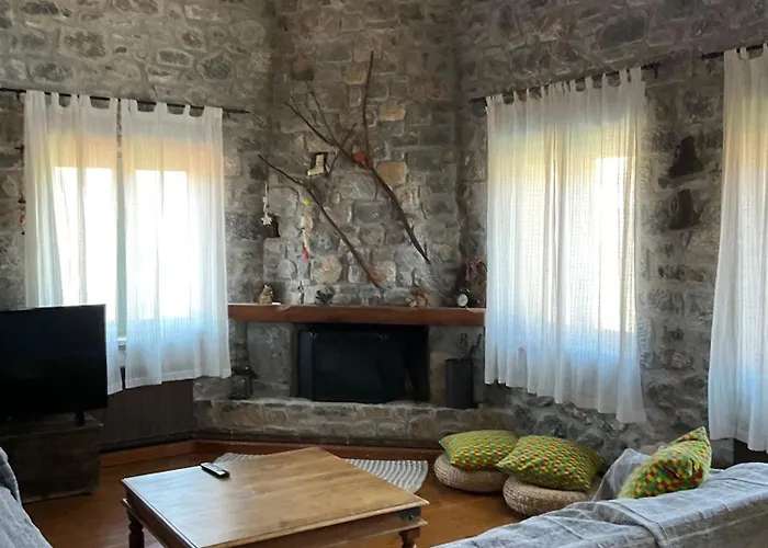 Number 5 House * Βυτίνα